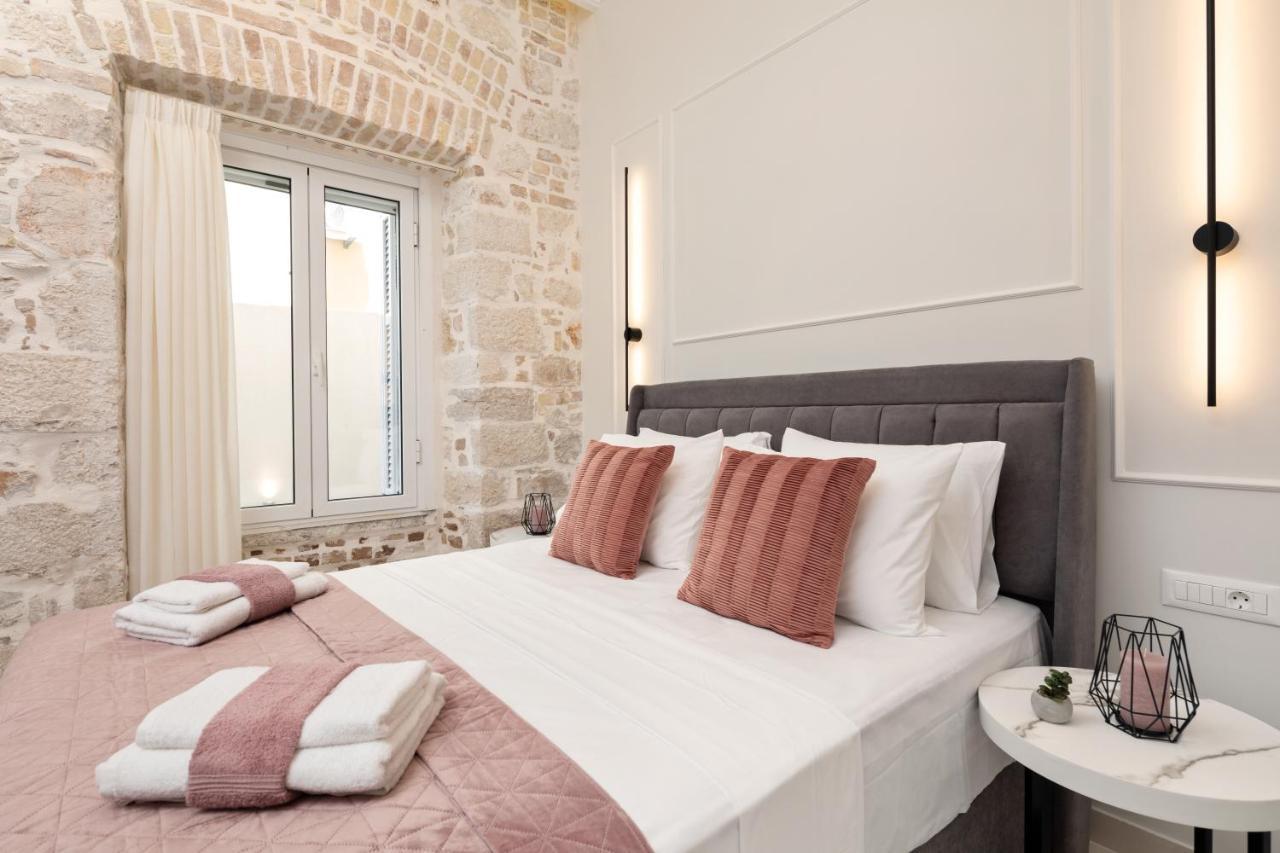 Modern-Vintage Old Town Suites Corfu  ภายนอก รูปภาพ