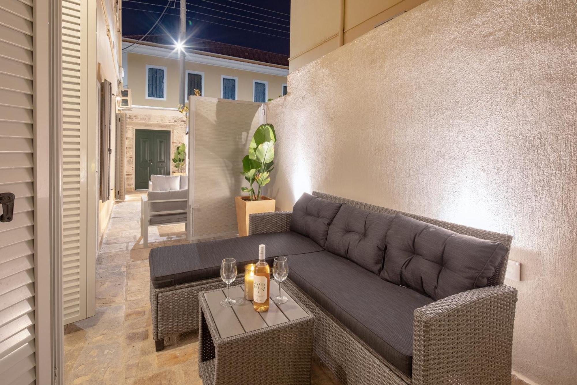 Modern-Vintage Old Town Suites Corfu  ภายนอก รูปภาพ