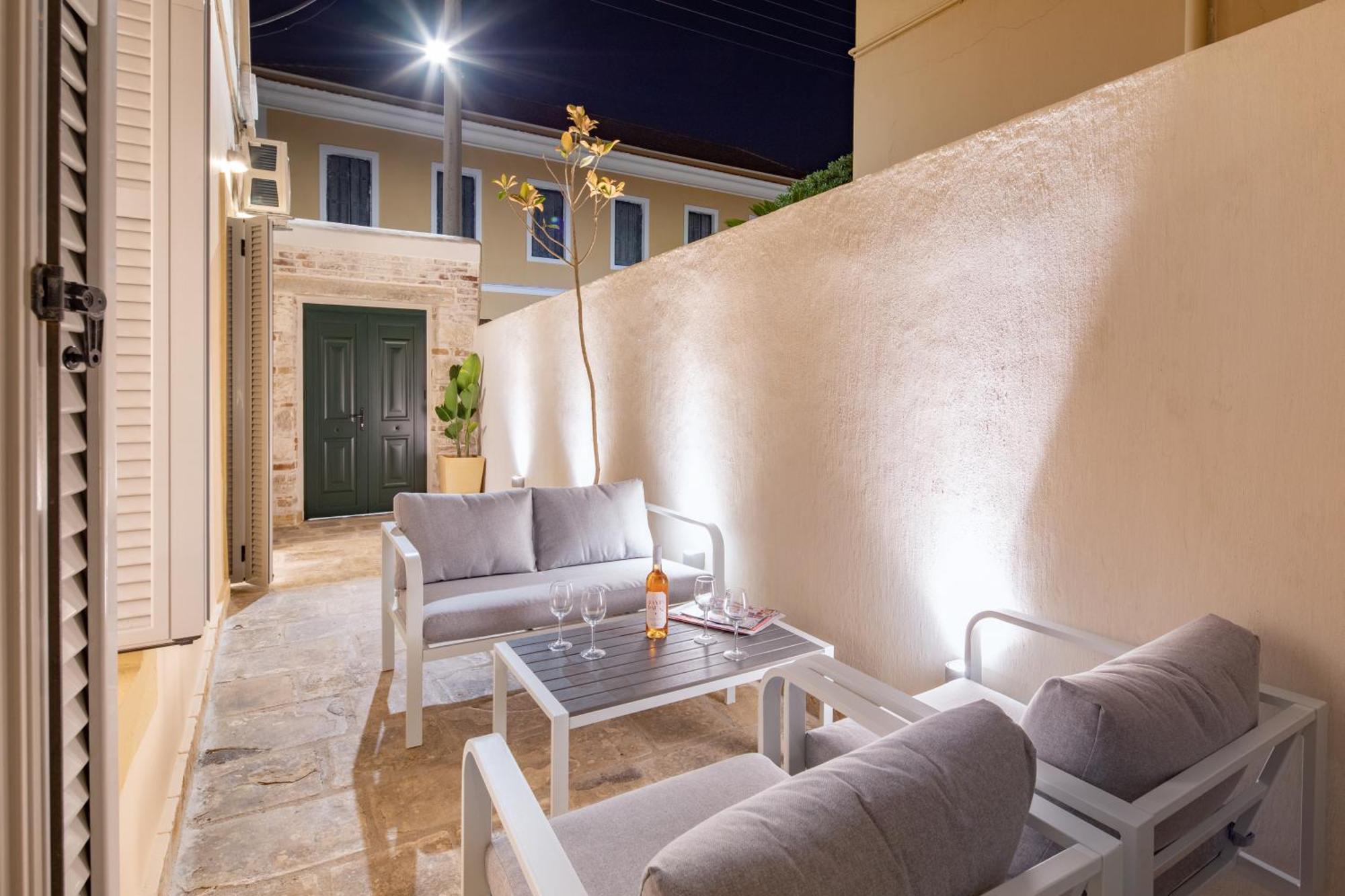Modern-Vintage Old Town Suites Corfu  ภายนอก รูปภาพ